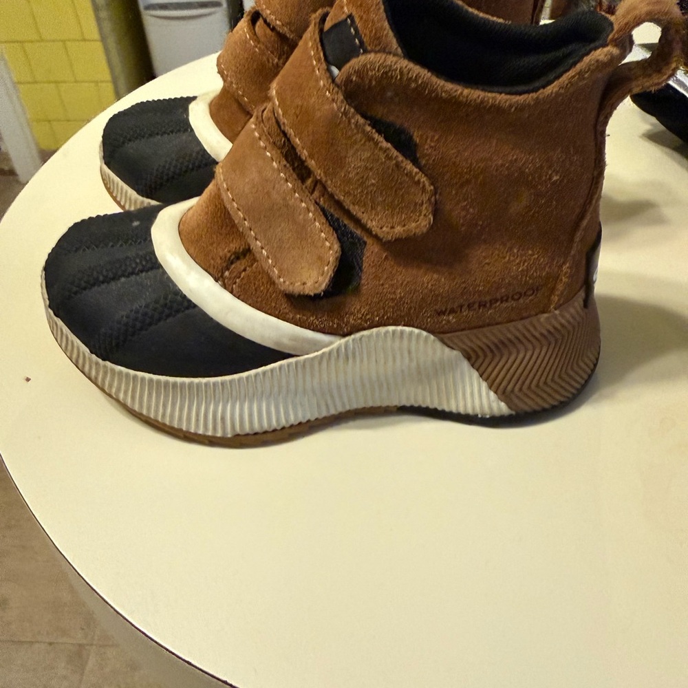 Sorel Kids Brown and Black Waterproof Boots best kids boots!